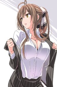 服や下着を脱ぎかけてる女の子の二次エロ画像【50枚】